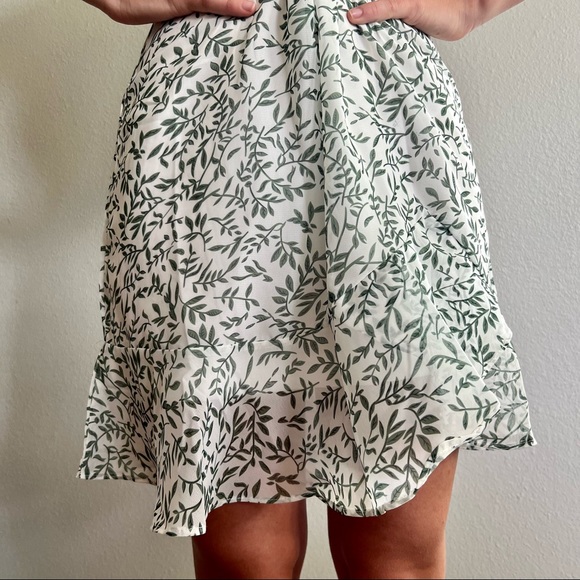 Green Floral Tie Front Mini Dress - Picture 4 of 12